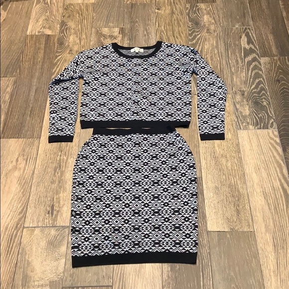Sweaters - Aztec print knit co-ord size small